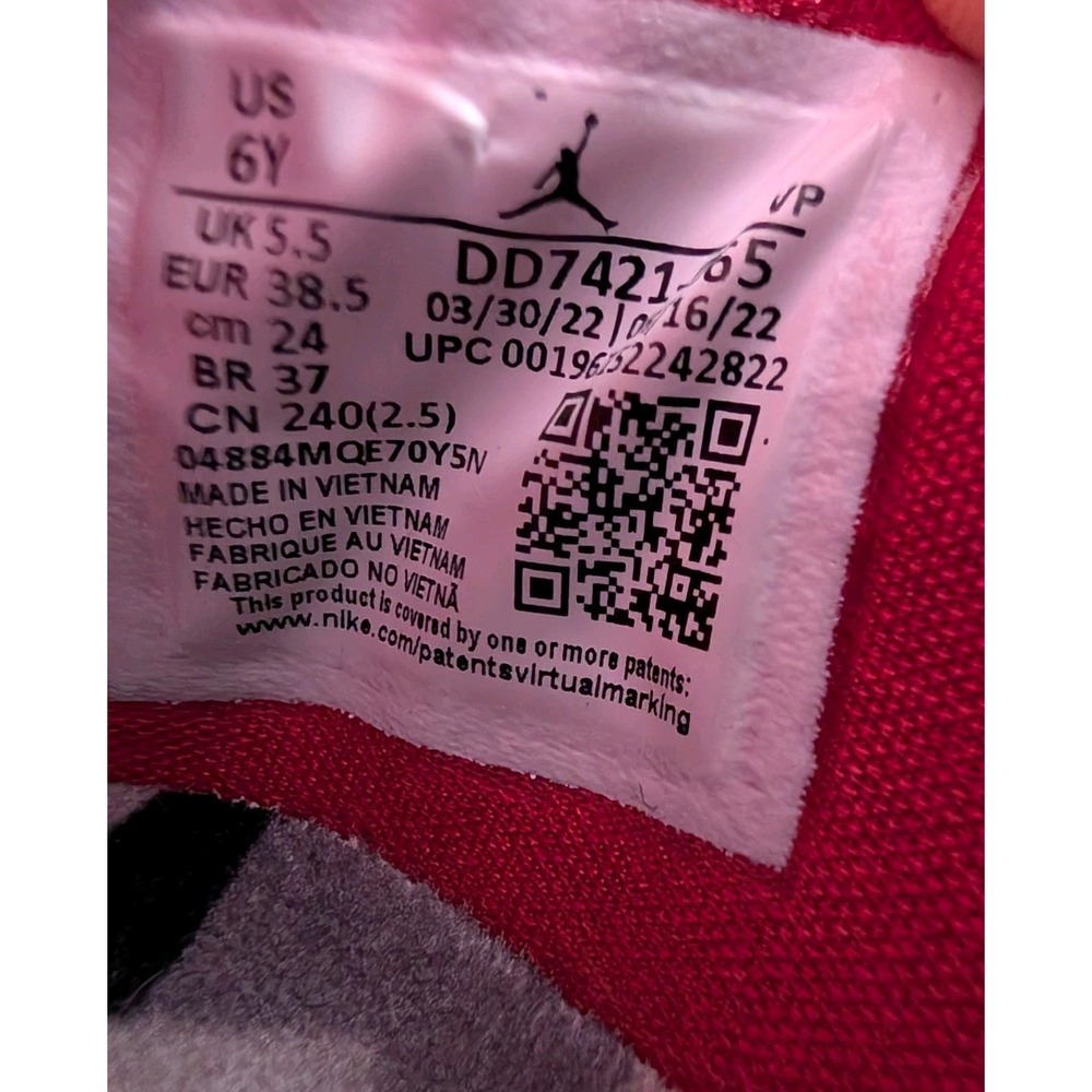Air Jordan 37 Raptors Black Basketball Sneakers 6Y Red - Picture 2 of 9